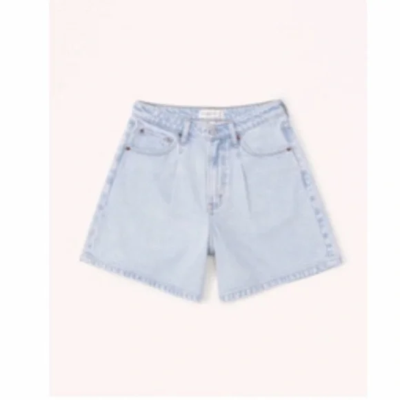 Abercrombie & Fitch Curve Love High Rise
Loose Shorts Light Wash - Picture 2 of 5
